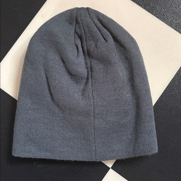 Pair of Puma Winter Hats - Picture 3 of 6